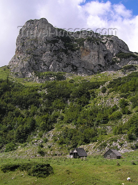 montenegro111: Montenegro - Crna Gora - Durmitor national park: landscape around Crvena greda peak - photo by J.Kaman - (c) Travel-Images.com - Stock Photography agency - Image Bank