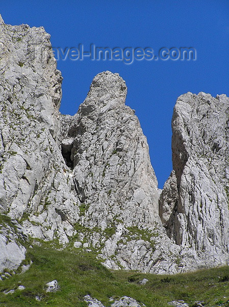 montenegro118: Montenegro - Crna Gora - Durmitor national park: landscape around Crvena greda peak - photo by J.Kaman - (c) Travel-Images.com - Stock Photography agency - Image Bank