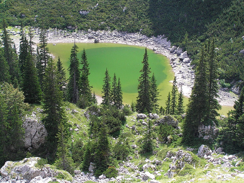 montenegro128: Montenegro - Crna Gora - Durmitor national park: Jablan jezero - the lake form above - Nacionalni Park Durmitor - photo by J.Kaman - (c) Travel-Images.com - Stock Photography agency - Image Bank