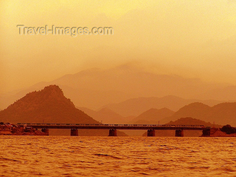 montenegro13: Montenegro - Crna Gora - Lake Skadar / Scutari / Skadarsko jezero - national park: curves / silhouette - bridge and hills - sepia - photo by J.Kaman - (c) Travel-Images.com - Stock Photography agency - Image Bank