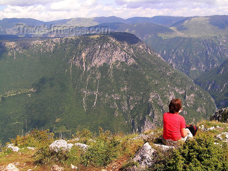 montenegro142: Montenegro - Crna Gora - Durmitor national park: enjoying the view - photo by J.Kaman - (c) Travel-Images.com - Stock Photography agency - Image Bank