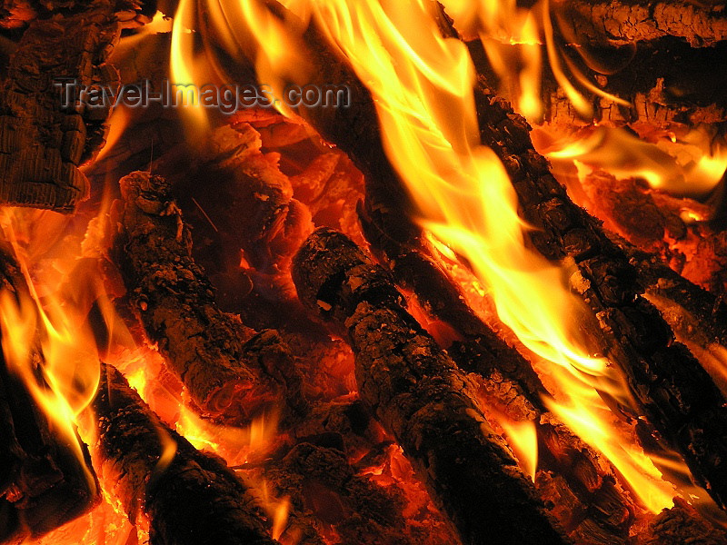 montenegro149: Montenegro - Crna Gora - Durmitor national park: camp fire - fogueira - flames - wood - photo by J.Kaman - (c) Travel-Images.com - Stock Photography agency - Image Bank