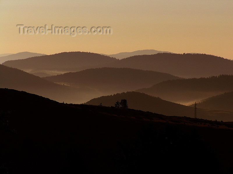 montenegro151: Montenegro - Crna Gora - Durmitor national park: mountain silhouettes - UNESCO World Heritage Site - photo by J.Kaman - (c) Travel-Images.com - Stock Photography agency - Image Bank