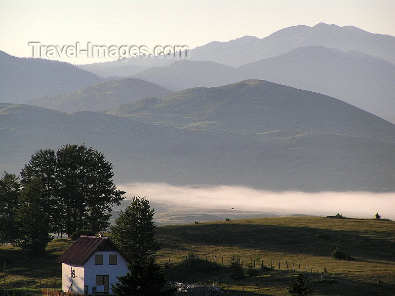 montenegro152: Montenegro - Crna Gora - Durmitor national park: mountains, mist and rural house - photo by J.Kaman - (c) Travel-Images.com - Stock Photography agency - Image Bank