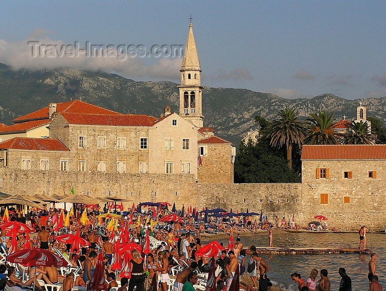 montenegro16: Montenegro - Crna Gora  - Budva / Budua: on the beach / Budvanska rivijera - photo by J.Kaman - (c) Travel-Images.com - Stock Photography agency - Image Bank