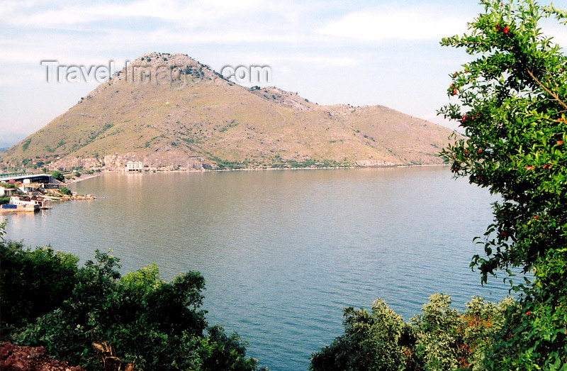 montenegro162: Montenegro - Crna Gora - Lake Skadar - photo by M.Torres - (c) Travel-Images.com - Stock Photography agency - Image Bank