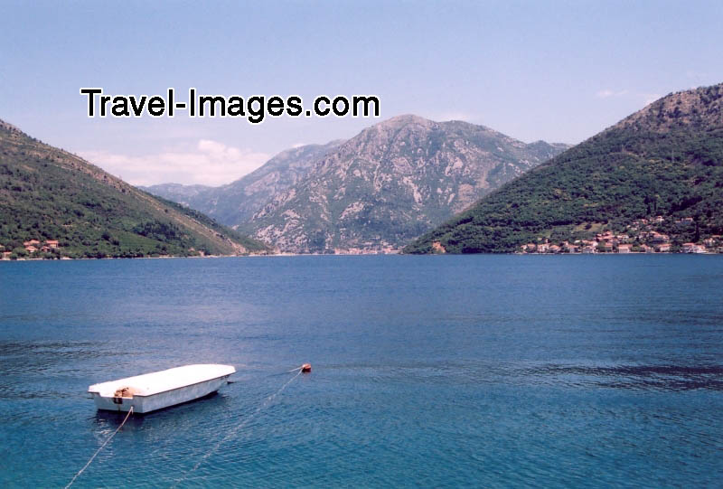 montenegro172: Montenegro - Crna Gora  - Boka Kotorska: view from Herceg-Novi towards Perast - photo by M.Torres - (c) Travel-Images.com - Stock Photography agency - Image Bank