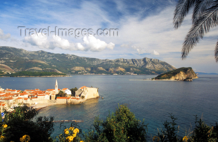 montenegro189: Montenegro - Budva: old town and St. Nikola Island, from above - photo by D.Forman - (c) Travel-Images.com - Stock Photography agency - Image Bank