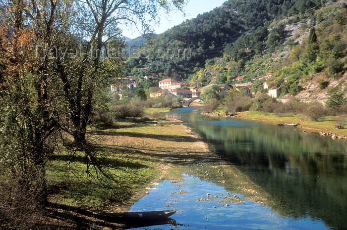 montenegro192: Montenegro - Rijeka Crnojevica: banks of river Crnojevici - photo by D.Forman - (c) Travel-Images.com - Stock Photography agency - Image Bank