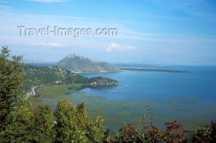 montenegro207: Montenegro - Lake Skadar: seen from above Virpazar - photo by D.Forman - (c) Travel-Images.com - Stock Photography agency - Image Bank