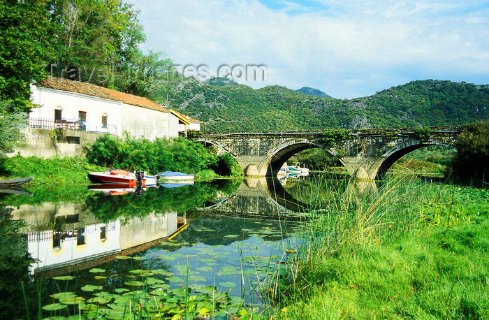 montenegro211: Montenegro - Virpazar: old bridge, near Lake Skadar - photo by D.Forman - (c) Travel-Images.com - Stock Photography agency - Image Bank