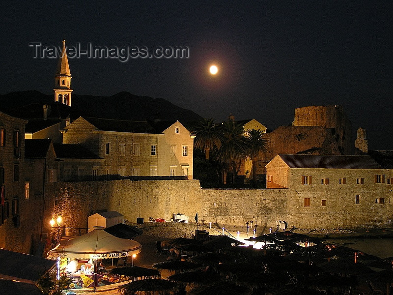 montenegro23: Montenegro - Crna Gora  - Budva: night in  the old town / Stari Grad - photo by J.Kaman - (c) Travel-Images.com - Stock Photography agency - Image Bank
