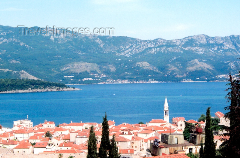 montenegro3: Montenegro - Crna Gora  - Budva /QBA: red roofs by the Adriatic sea - photo by M.Torres - (c) Travel-Images.com - Stock Photography agency - Image Bank