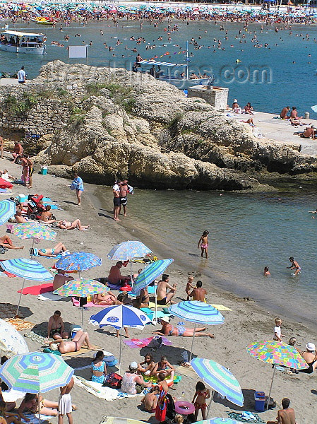 montenegro69: Montenegro - Crna Gora  - Ulcinj: crowded city beach - umbrellas - photo by J.Kaman - (c) Travel-Images.com - Stock Photography agency - Image Bank