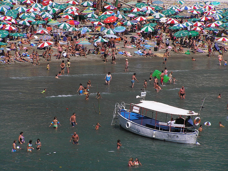 montenegro74: Montenegro - Crna Gora  - Ulcinj: crowded city beach and the 'Teuta' - Mala Plaza - photo by J.Kaman - (c) Travel-Images.com - Stock Photography agency - Image Bank