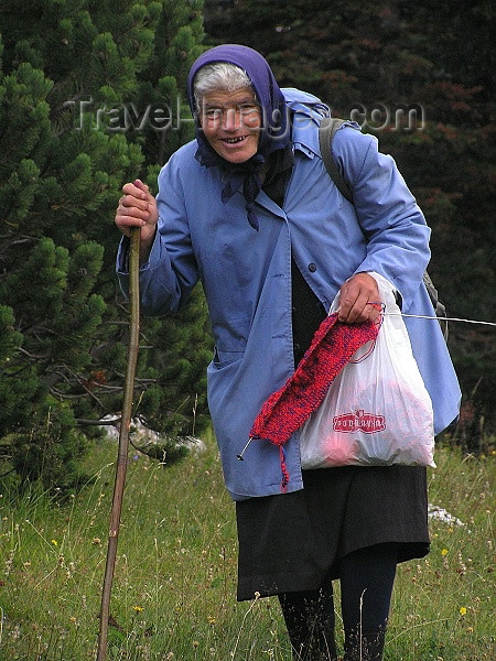 montenegro9: Montenegro - Crna Gora - Durmitor mountains: shepherdess - photo by J.Kaman - (c) Travel-Images.com - Stock Photography agency - Image Bank