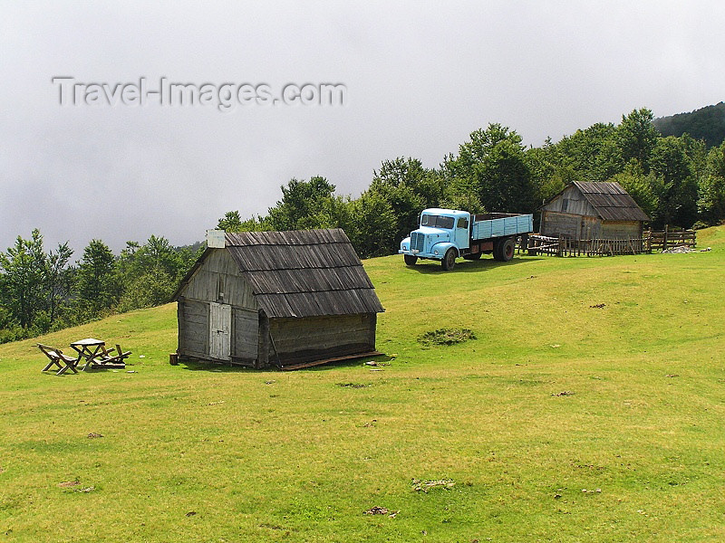 montenegro96: Montenegro - Crna Gora - Komovi mountains: Katun Štavna - living on the slope - photo by J.Kaman - (c) Travel-Images.com - Stock Photography agency - Image Bank