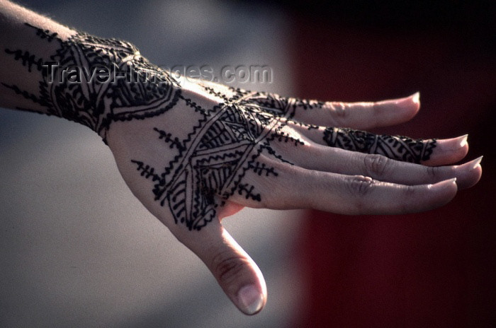 moroc128: Morocco / Maroc - a woman's painted hand - Mehndi - henna - photo by F.Rigaud - (c) Travel-Images.com - Stock Photography agency - Image Bank