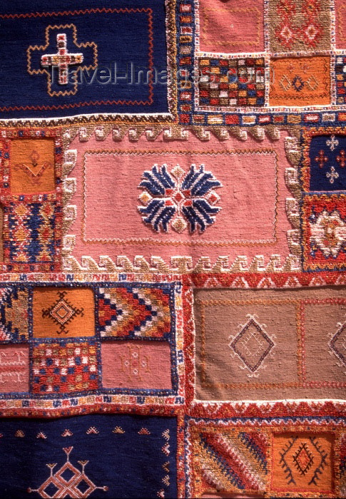 moroc129: Morocco / Maroc - Ouarzazate: carpet - photo by F.Rigaud - (c) Travel-Images.com - Stock Photography agency - Image Bank