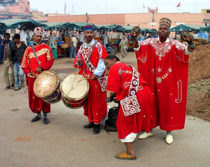 moroc192: Morocco / Maroc - Marrakesh: Street Musicians - photo by J.Kaman - (c) Travel-Images.com - Stock Photography agency - Image Bank