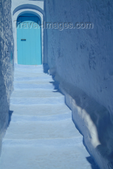 moroc2: Morocco / Maroc - Chefchaouen / Chechaouen / Chaouén / Xauen: blue streets of the Medina - Rif architecture - photo by J.Banks - (c) Travel-Images.com - Stock Photography agency - Image Bank