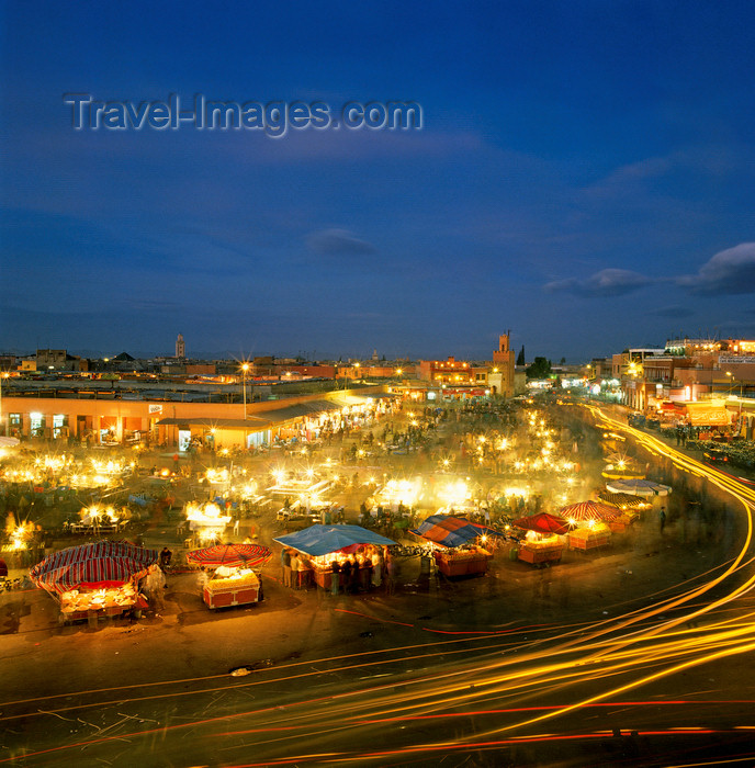 moroc206: Morocco / Maroc - Marrakesh: Place Djemaa el-Fna at night - car lights - long exposure - medina - Unesco world heritage site - photo by W.Allgower - (c) Travel-Images.com - Stock Photography agency - Image Bank