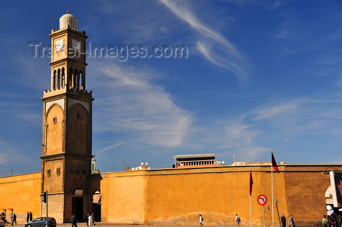 moroc211: Casablanca, Morocco: wall of the medina and clock tower from UN square - Place des Nation Unies - photo by M.Torres - (c) Travel-Images.com - Stock Photography agency - Image Bank