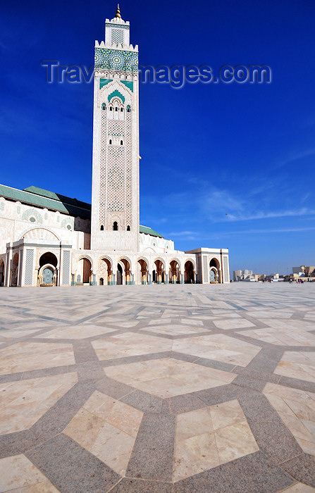 moroc219: Casablanca, Morocco: Hassan II mosque - minaret and the square - photo by M.Torres - (c) Travel-Images.com - Stock Photography agency - Image Bank