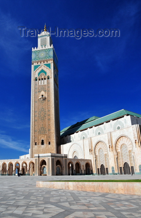 moroc223: Casablanca, Morocco: Hassan II mosque - Casa's main landmark, Boulevard Sidi Mohammed Ben Abdallah - photo by M.Torres - (c) Travel-Images.com - Stock Photography agency - Image Bank