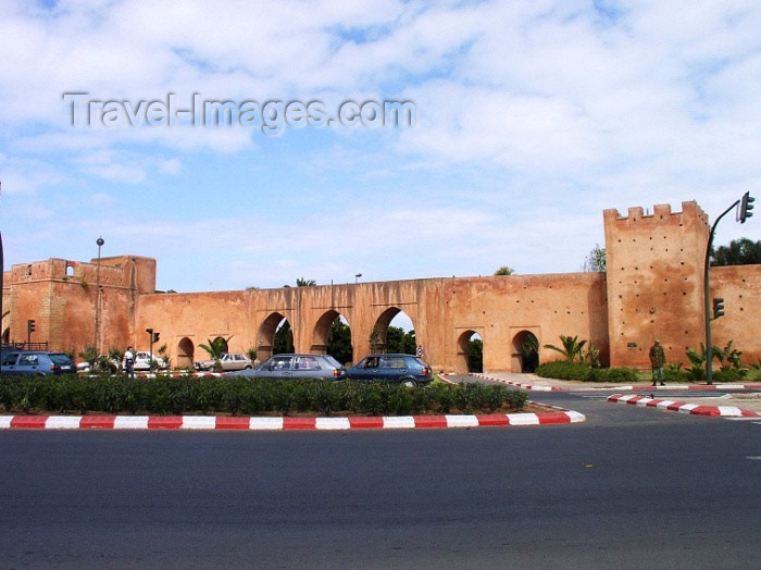 moroc247: Morocco / Maroc - Rabat: wall surrounding the medina - photo by J.Kaman - (c) Travel-Images.com - Stock Photography agency - Image Bank