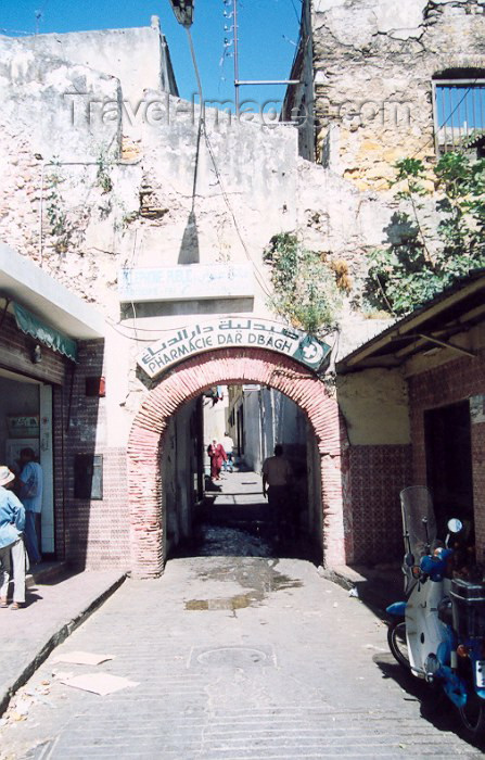 moroc26: Morocco / Maroc - Tangier / Tanger: arch in the Medina - Bab el-Bahar - photo by M.Torres - (c) Travel-Images.com - Stock Photography agency - Image Bank