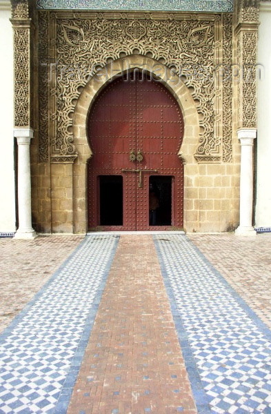 moroc262: Morocco / Maroc - Meknes: Moulay Ismail's tomb - gate - decorative patterns - Unesco world heritage - photo by J.Kaman - (c) Travel-Images.com - Stock Photography agency - Image Bank
