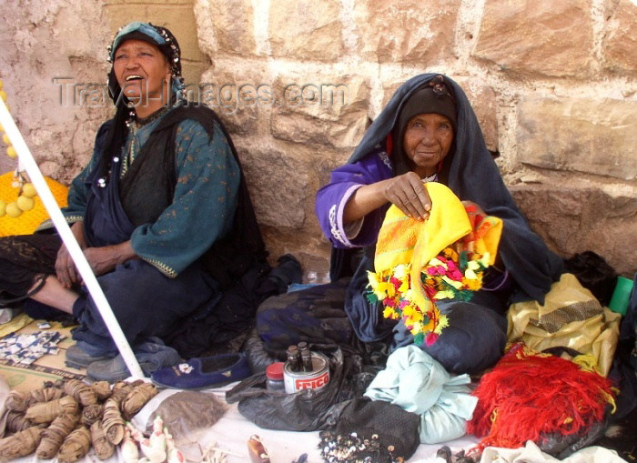 moroc314: Morocco / Maroc - El Kelaa des M'Gouna: Berber ladies - photo by J.Kaman - (c) Travel-Images.com - Stock Photography agency - Image Bank