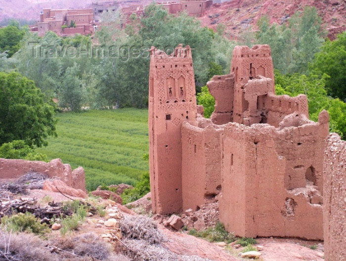 moroc317: Morocco / Maroc - Dades gorge: ancient mud architecture - photo by J.Kaman - (c) Travel-Images.com - Stock Photography agency - Image Bank