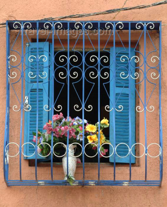 moroc342: Morocco / Maroc - Marrakesh: window box - photo by J.Banks - (c) Travel-Images.com - Stock Photography agency - Image Bank