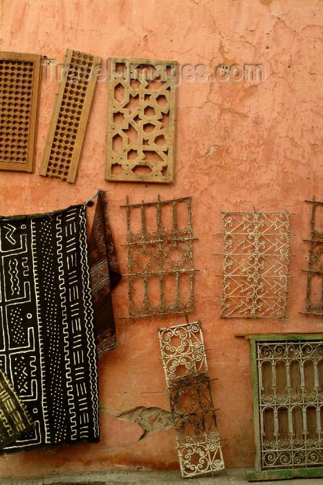 moroc344: Morocco / Maroc - Marrakesh: street selling - photo by J.Banks - (c) Travel-Images.com - Stock Photography agency - Image Bank