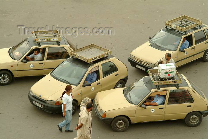 moroc354: Morocco / Maroc - Marrakesh: petit taxis - photo by J.Banks - (c) Travel-Images.com - Stock Photography agency - Image Bank