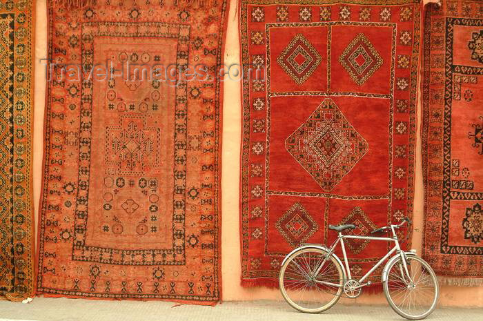 moroc355: Morocco / Maroc - Marrakesh: Moroccan carpets and bike - photo by J.Banks - (c) Travel-Images.com - Stock Photography agency - Image Bank