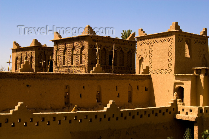 moroc396: Morocco - Skoura: mud architecture - photo by M.Ricci - (c) Travel-Images.com - Stock Photography agency - Image Bank