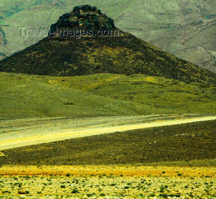 moroc400: Morocco - Tineghir: rock outcrop - photo by M.Ricci - (c) Travel-Images.com - Stock Photography agency - Image Bank