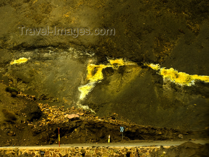 moroc403: Morocco - Tiz-n-Tichka pass - Atlas Mountains - photo by M.Ricci - (c) Travel-Images.com - Stock Photography agency - Image Bank