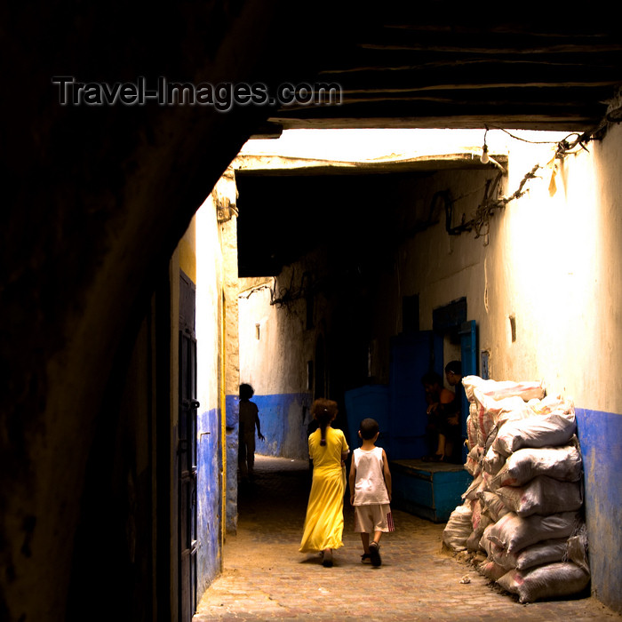 moroc408: Morocco - Essaouira: in the medina - photo by M.Ricci - (c) Travel-Images.com - Stock Photography agency - Image Bank