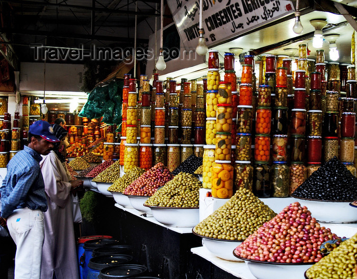 moroc422: Morocco - Marrakech: Place Djemaa el Fna - olive emporium - photo by M.Ricci - (c) Travel-Images.com - Stock Photography agency - Image Bank