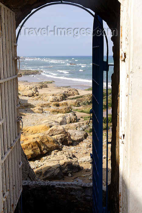 moroc437: Asilah / Arzila, Morocco - view to the Atlantic ocean - photo by Sandia - (c) Travel-Images.com - Stock Photography agency - Image Bank