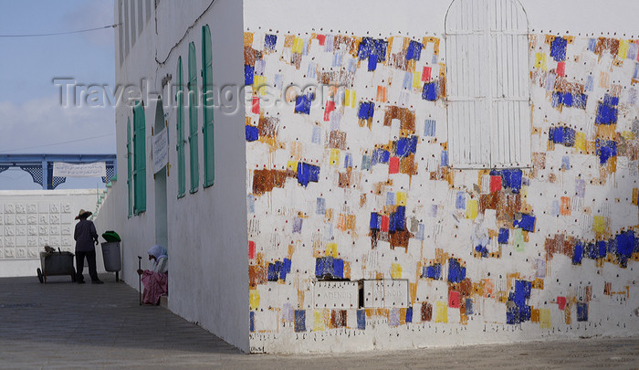 moroc442: Asilah / Arzila, Morocco - streets of medina - public art - photo by Sandia - (c) Travel-Images.com - Stock Photography agency - Image Bank