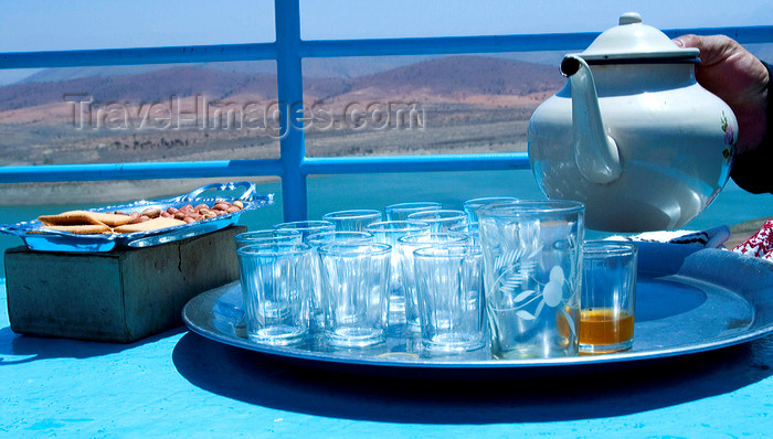 moroc467: Souss Massa-Draa region - Morocco: time for tea - photo by Sandia - (c) Travel-Images.com - Stock Photography agency - Image Bank