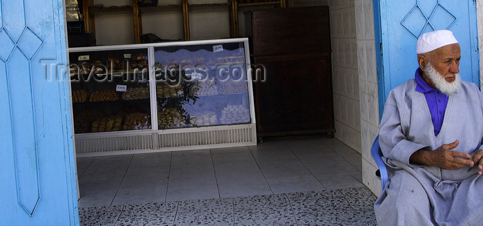 moroc470: Tiznit - Morocco: bakery - photo by Sandia - (c) Travel-Images.com - Stock Photography agency - Image Bank