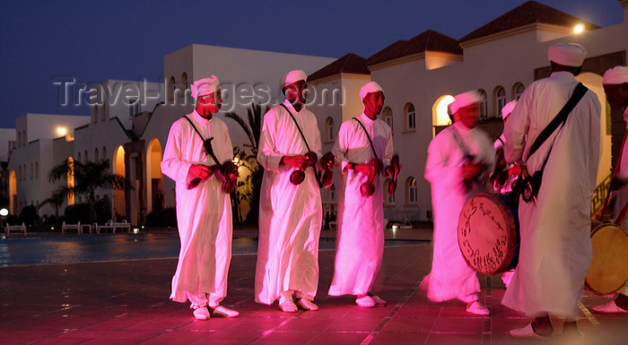 moroc490: Mogador / Essaouira - Morocco: Gnawa / Gnaoua musicians - photo by Sandia - (c) Travel-Images.com - Stock Photography agency - Image Bank