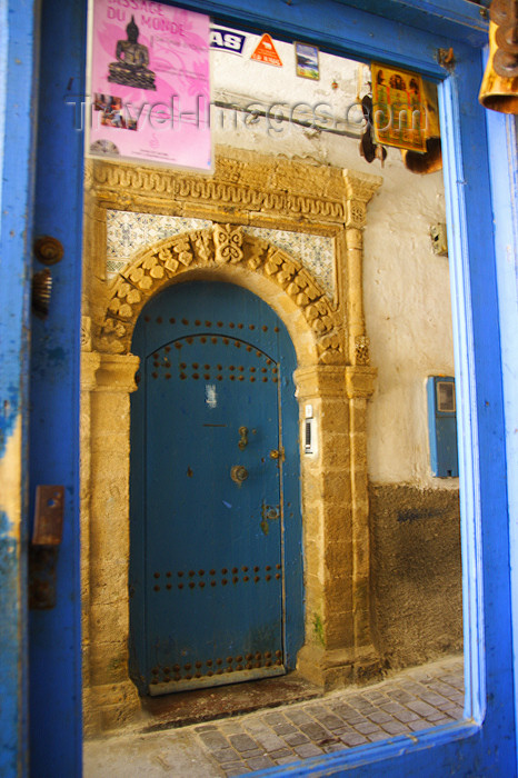 moroc495: Mogador / Essaouira - Morocco: intricate door decors - mirror - photo by Sandia - (c) Travel-Images.com - Stock Photography agency - Image Bank