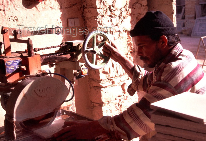 moroc50: Morocco / Maroc - Agadir: cutting tiles - Medina - photo by F.Rigaud - (c) Travel-Images.com - Stock Photography agency - Image Bank